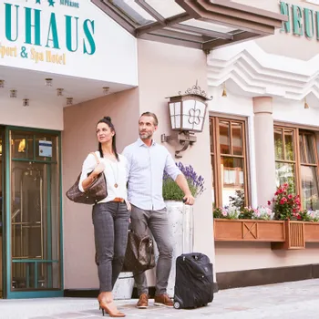 DAS NEUHAUS